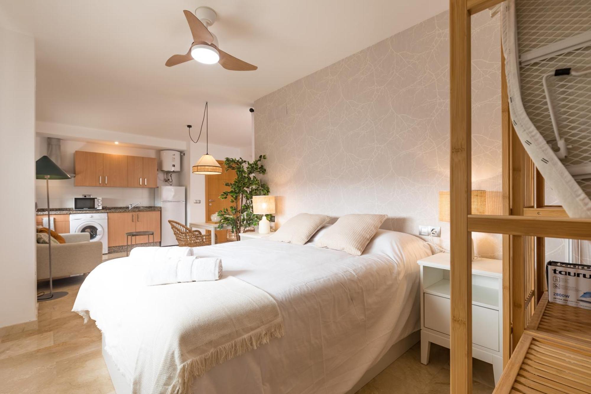 Teatro Suites Malaga City Flat Exterior photo