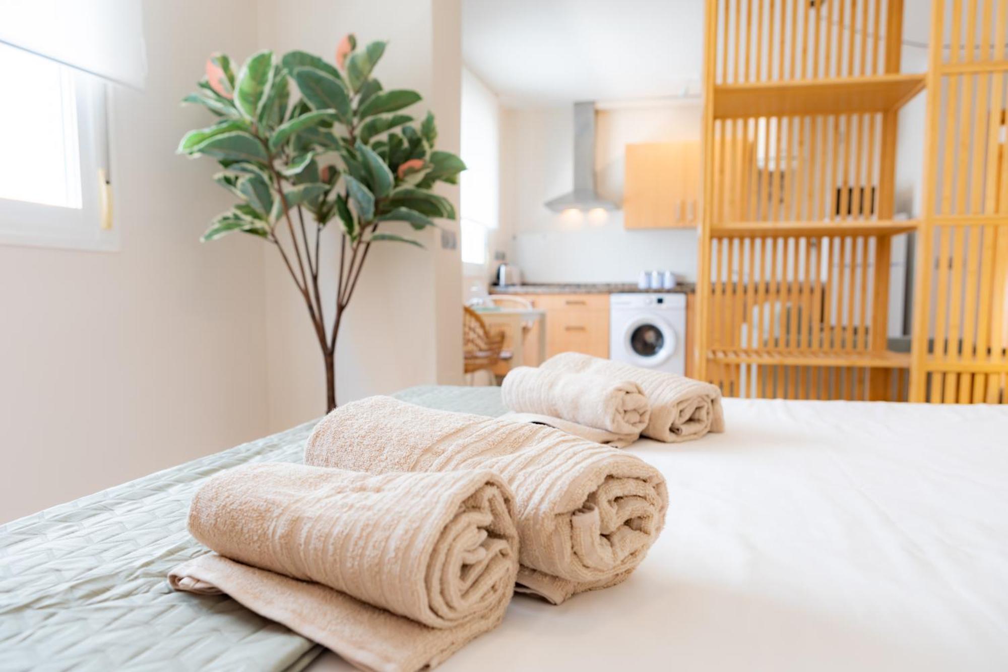 Teatro Suites Malaga City Flat Exterior photo