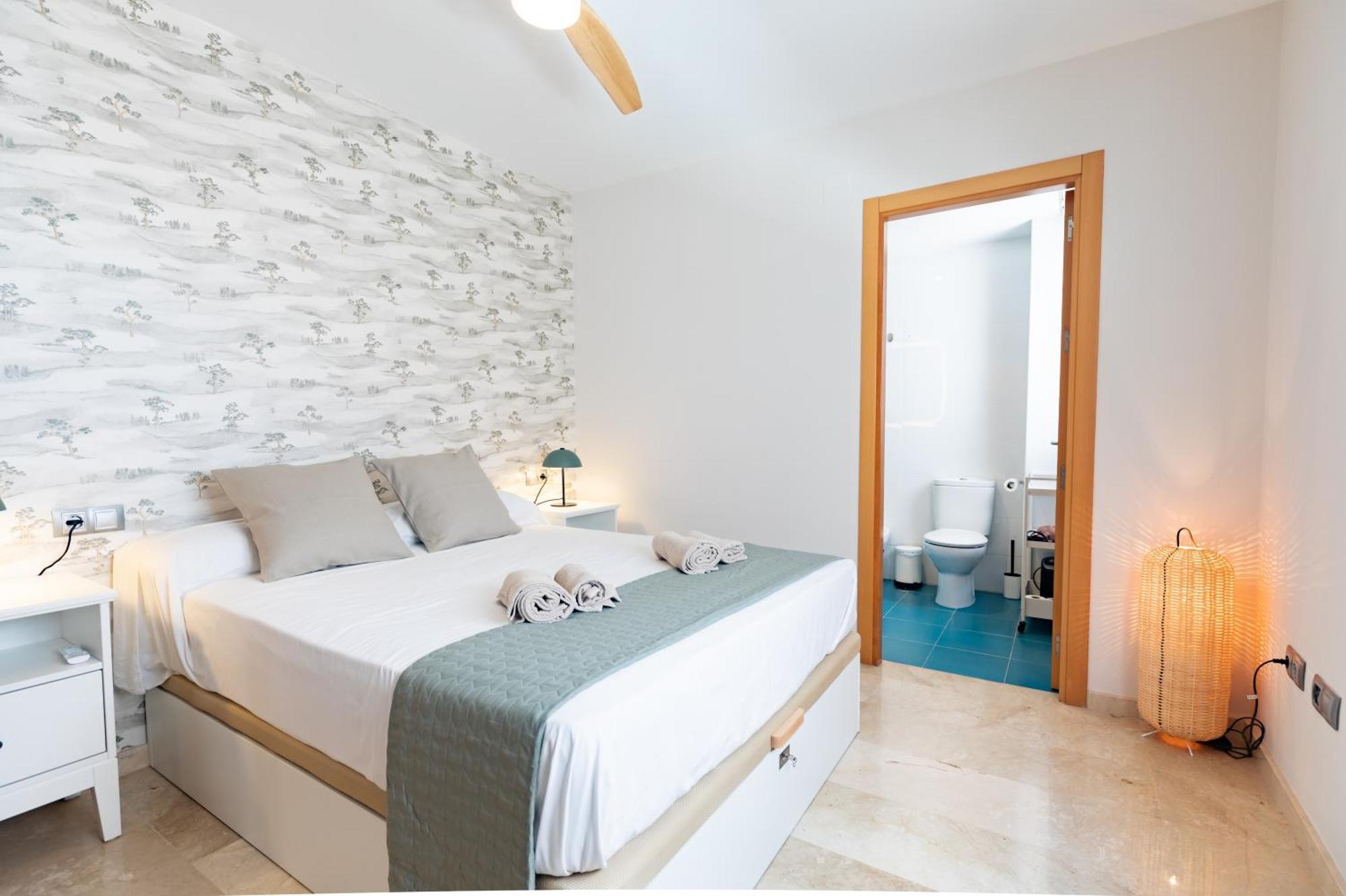 Teatro Suites Malaga City Flat Exterior photo